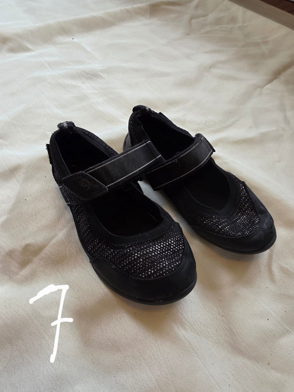 Black Mary Jane Sneakers - size Shoes - Toddler 7