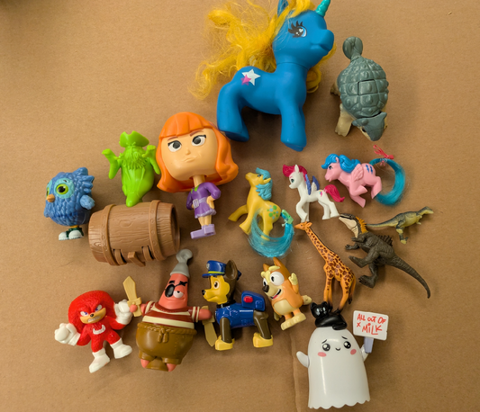 Plastic animals, figures misc. bundle