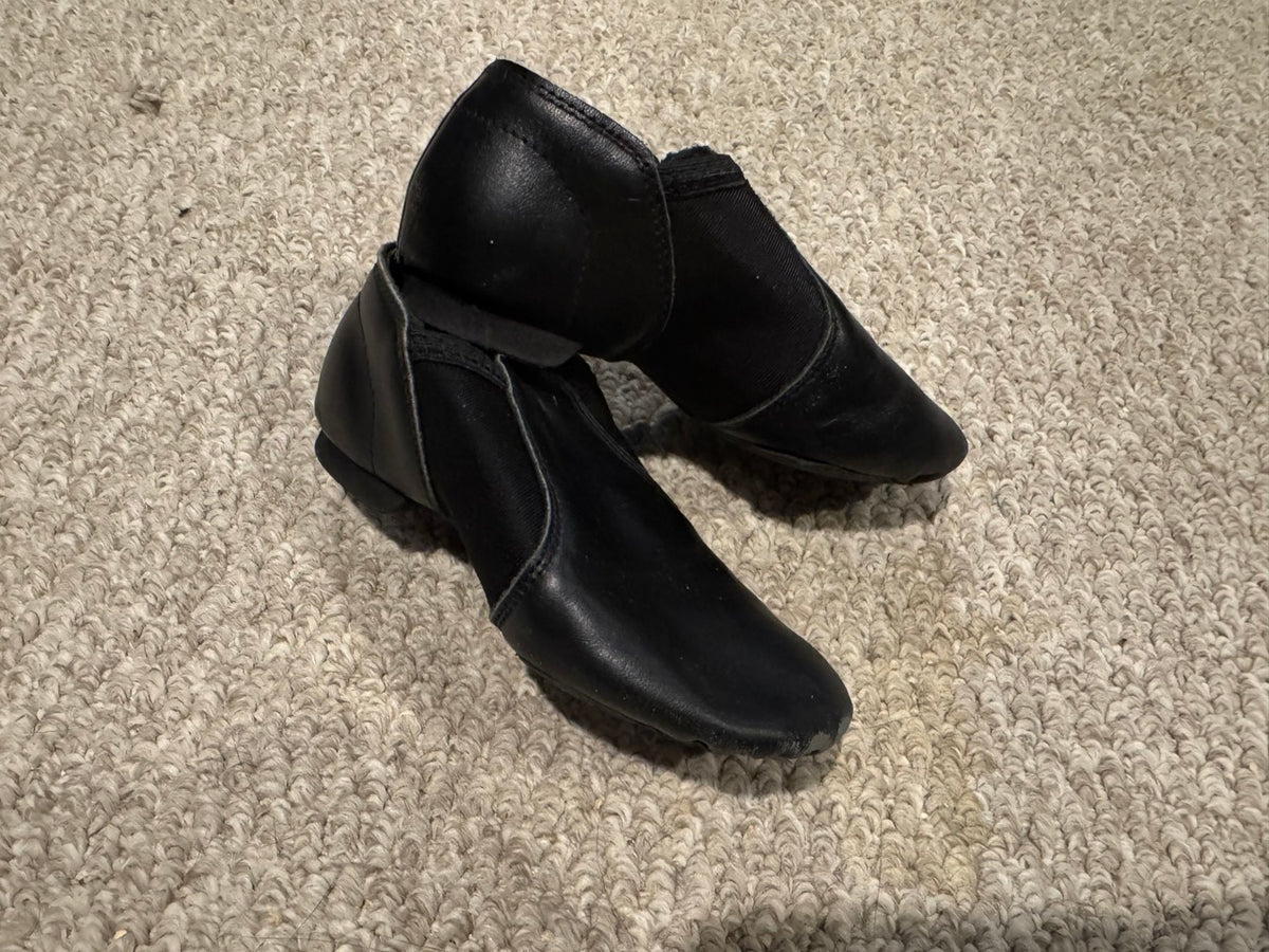 Jazz Shoes Very Good Condition - size Shoes - Toddler 8