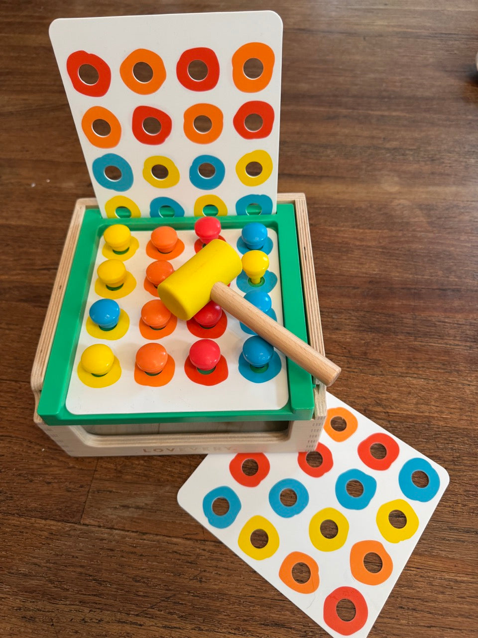 Lovevery Color Match Pegs, Hammer Incl.