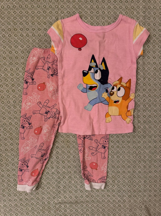 GUC Mixed Bluey PJ Set Shirt is 4T, Pants are 3 - size Toddler - 3T