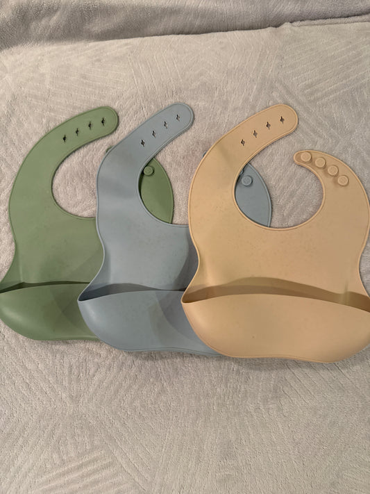 3 Silicone Bibs