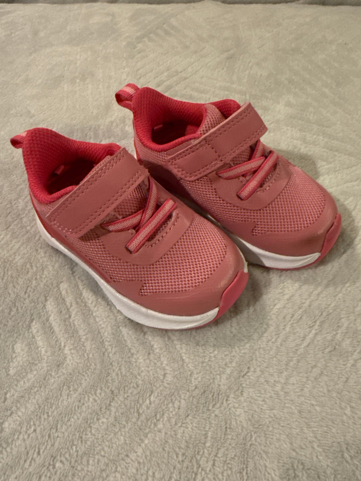 Pink Sneakers Athletic Works - size Shoes - Toddler 4