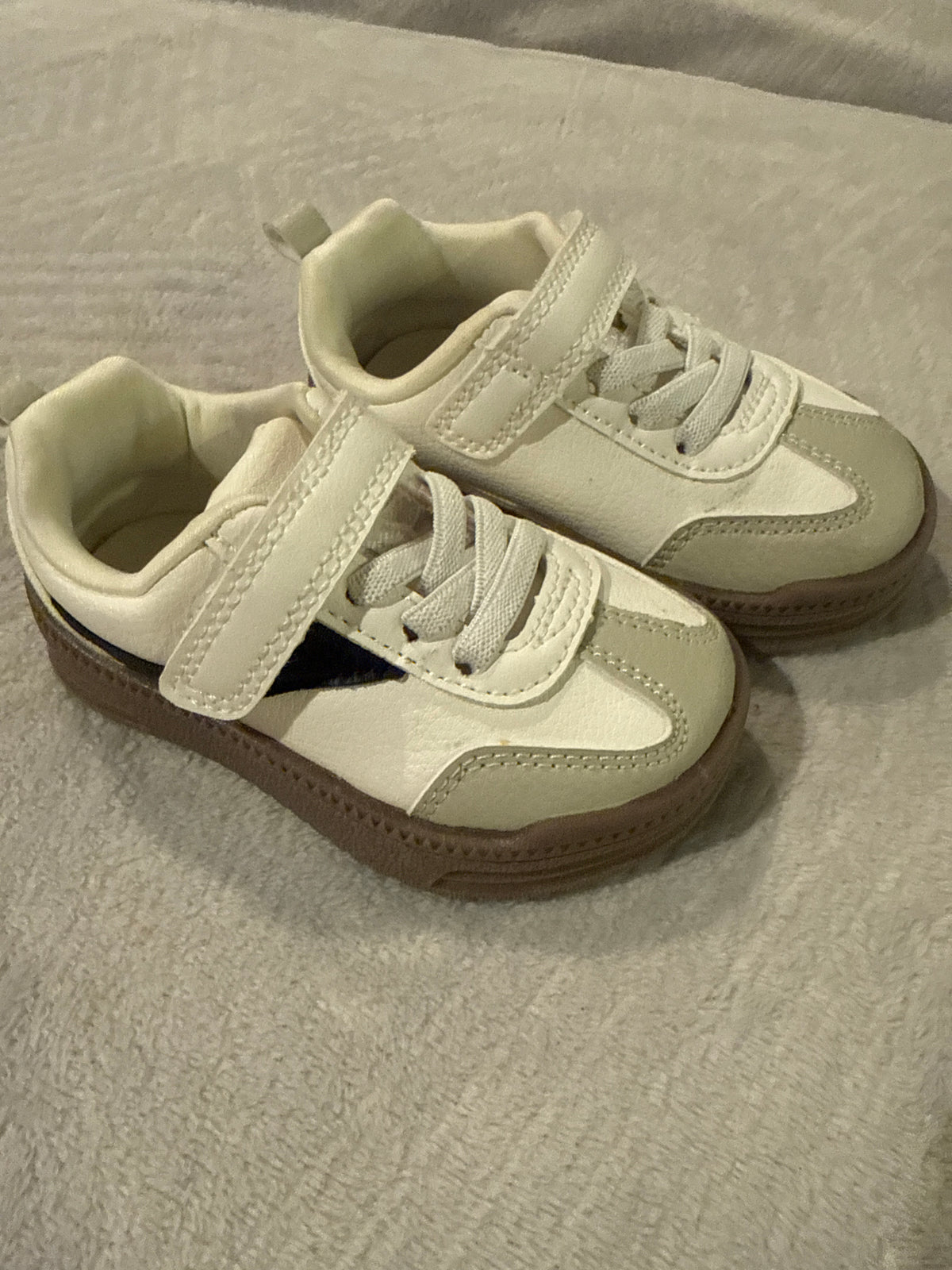 Carters Shoes Worn once - size Shoes - Toddler 5