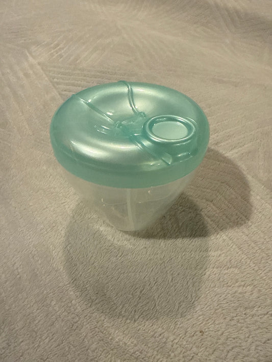 Formula Dispenser 4 portions of formula
