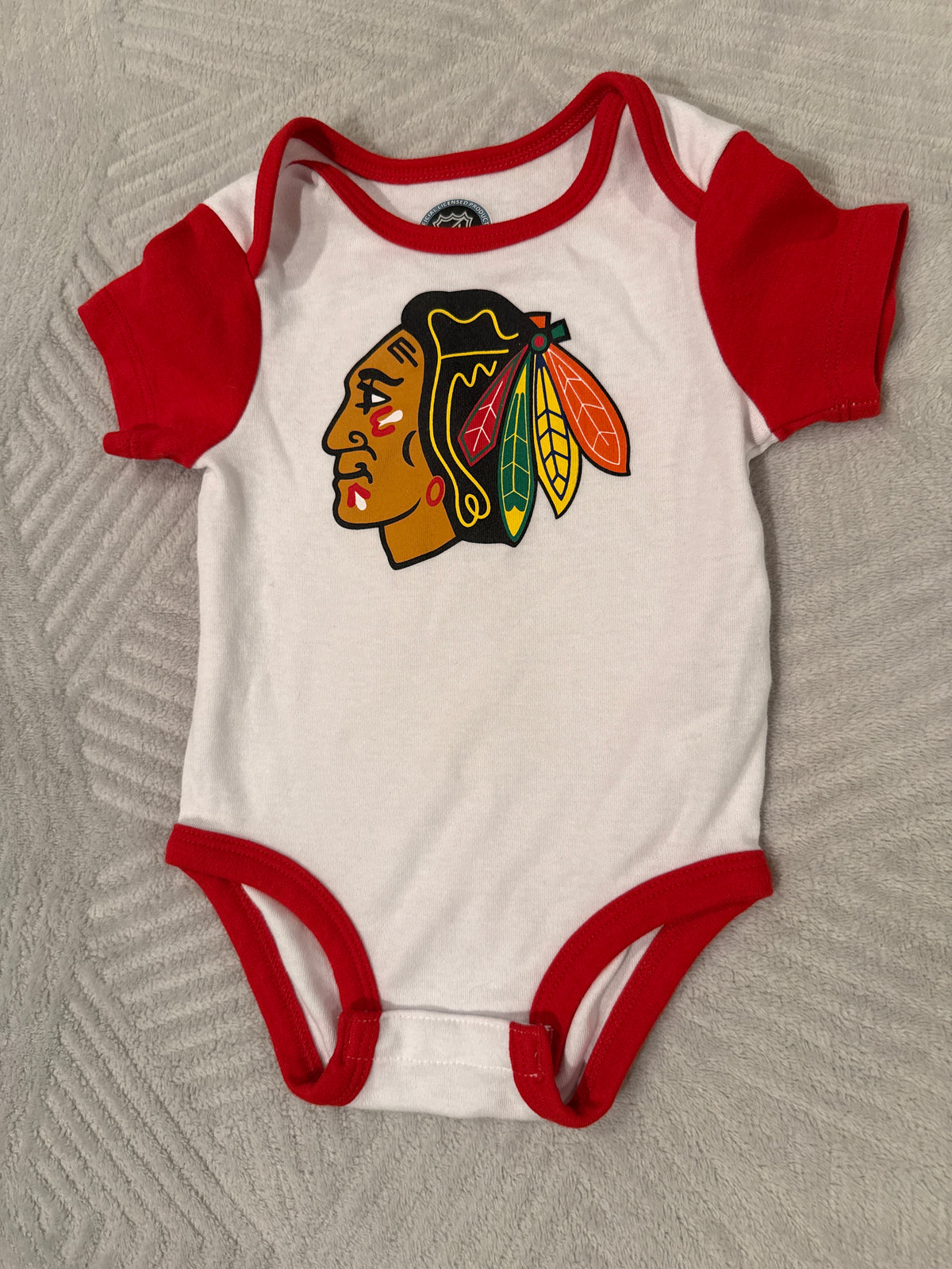Blackhawks Onesie White NHL Hockey - size Month - 3-6 / 6M
