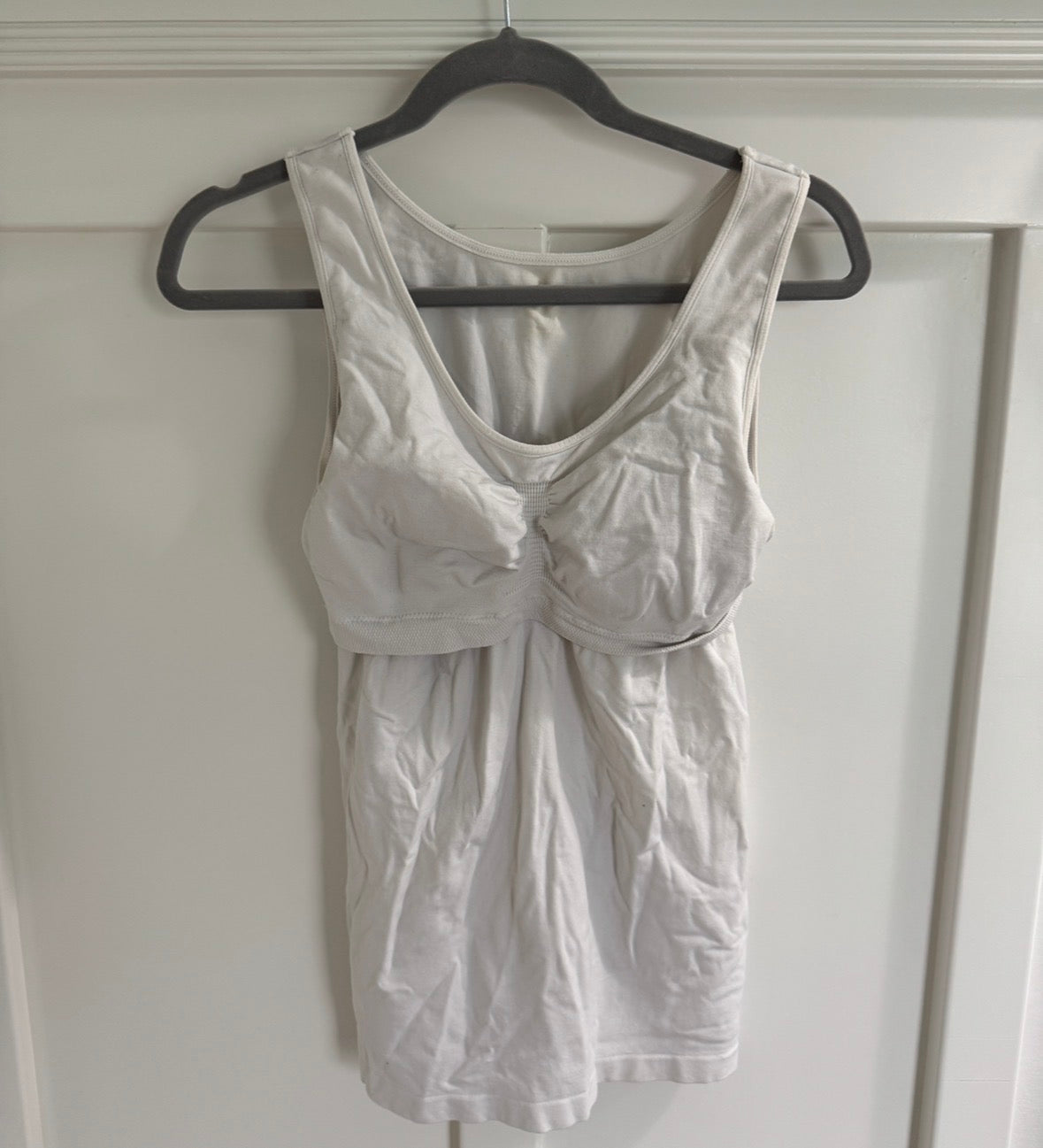 White padded nursing Tank - GUC - size Women - S (4/6)