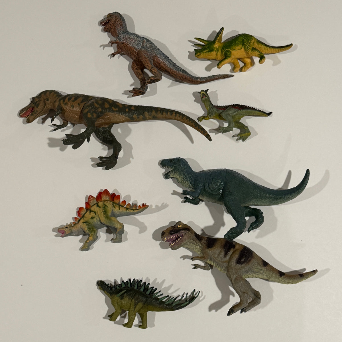 8 Plastic Dinosaurs 4 Medium / 4 Small