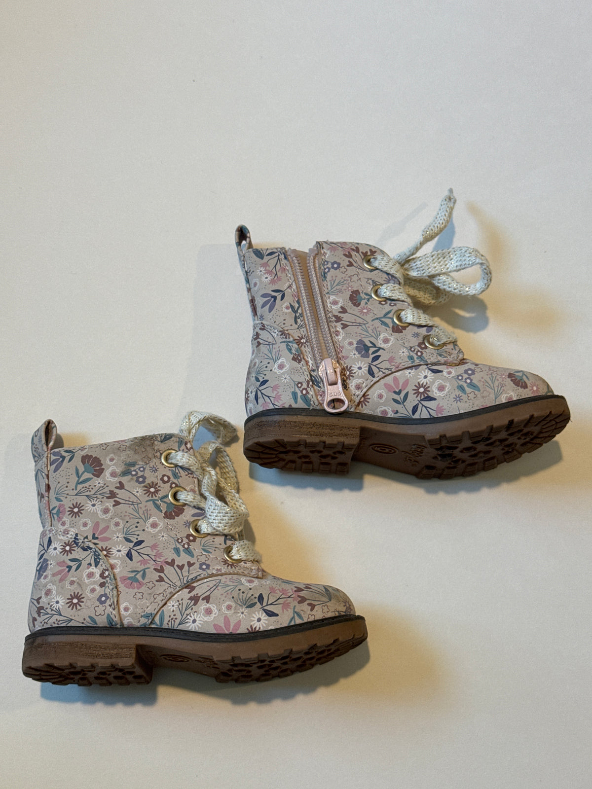 Floral Fall Boots Cat & Jack - 6T - GUC - size Shoes - Toddler 6