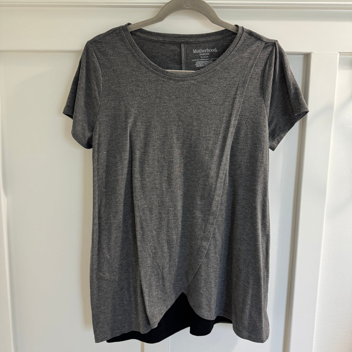 Motherhood Maternity Nursing Tee - GUC - size Women - M (8/10)