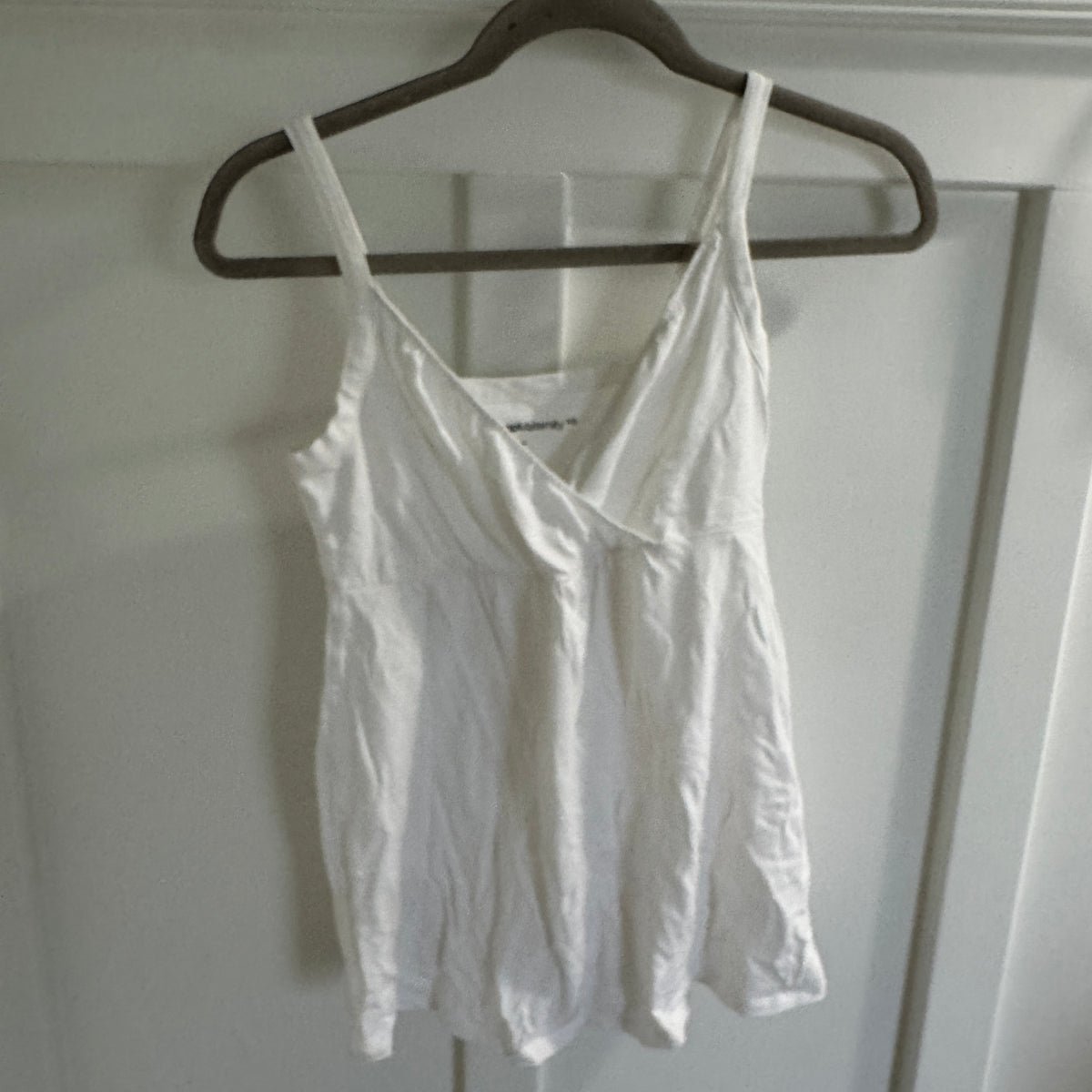 Gap Maternity Nursing Tank - White EUC - size Women - XS (0/2)