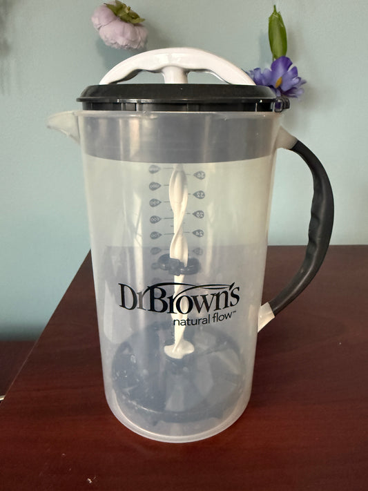 Formula mixing picture Dr. Brown