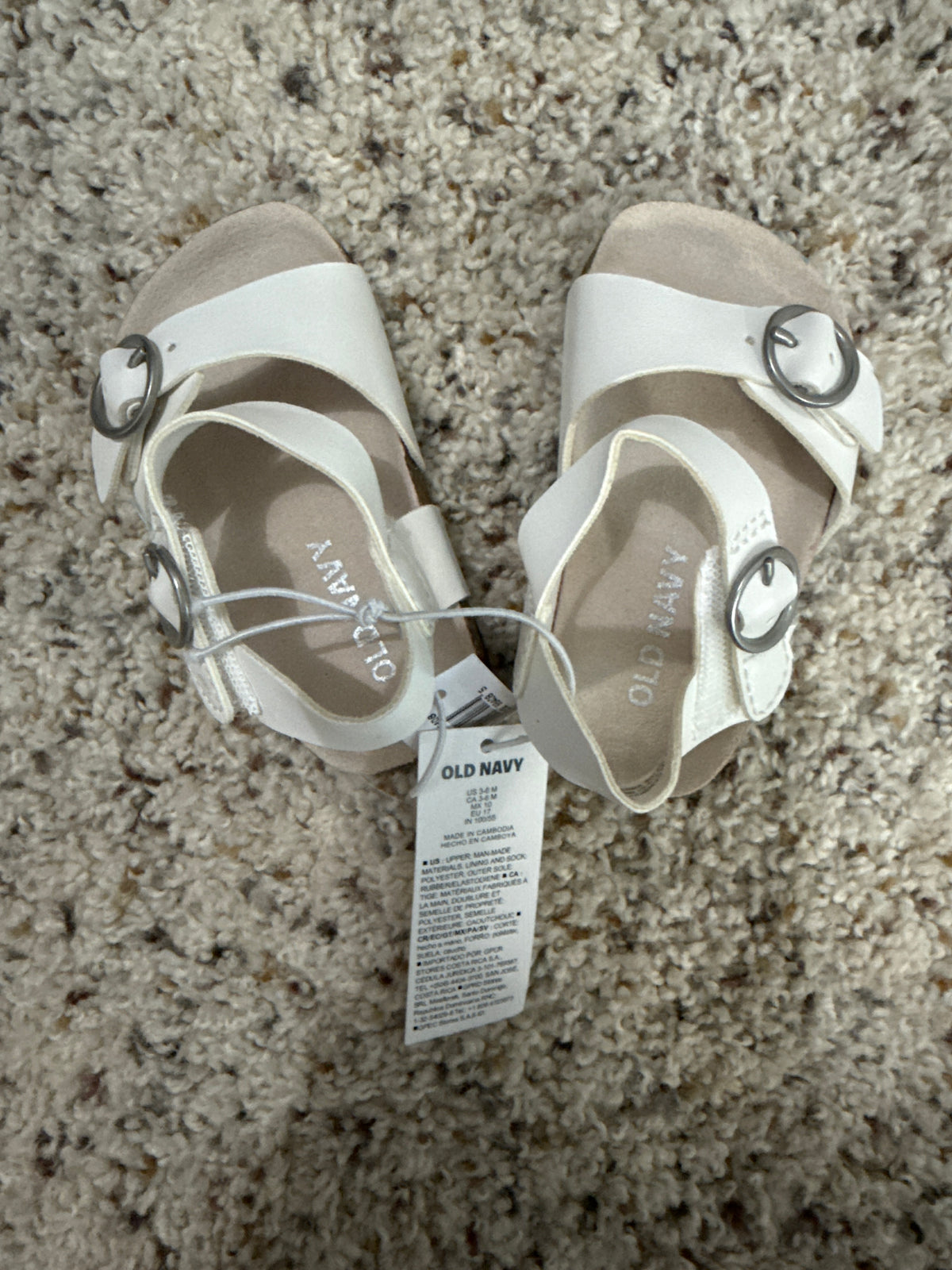 3-6 month white Sandles NWT, Old Navy - size Shoes - Baby 2 / 3-6 mo