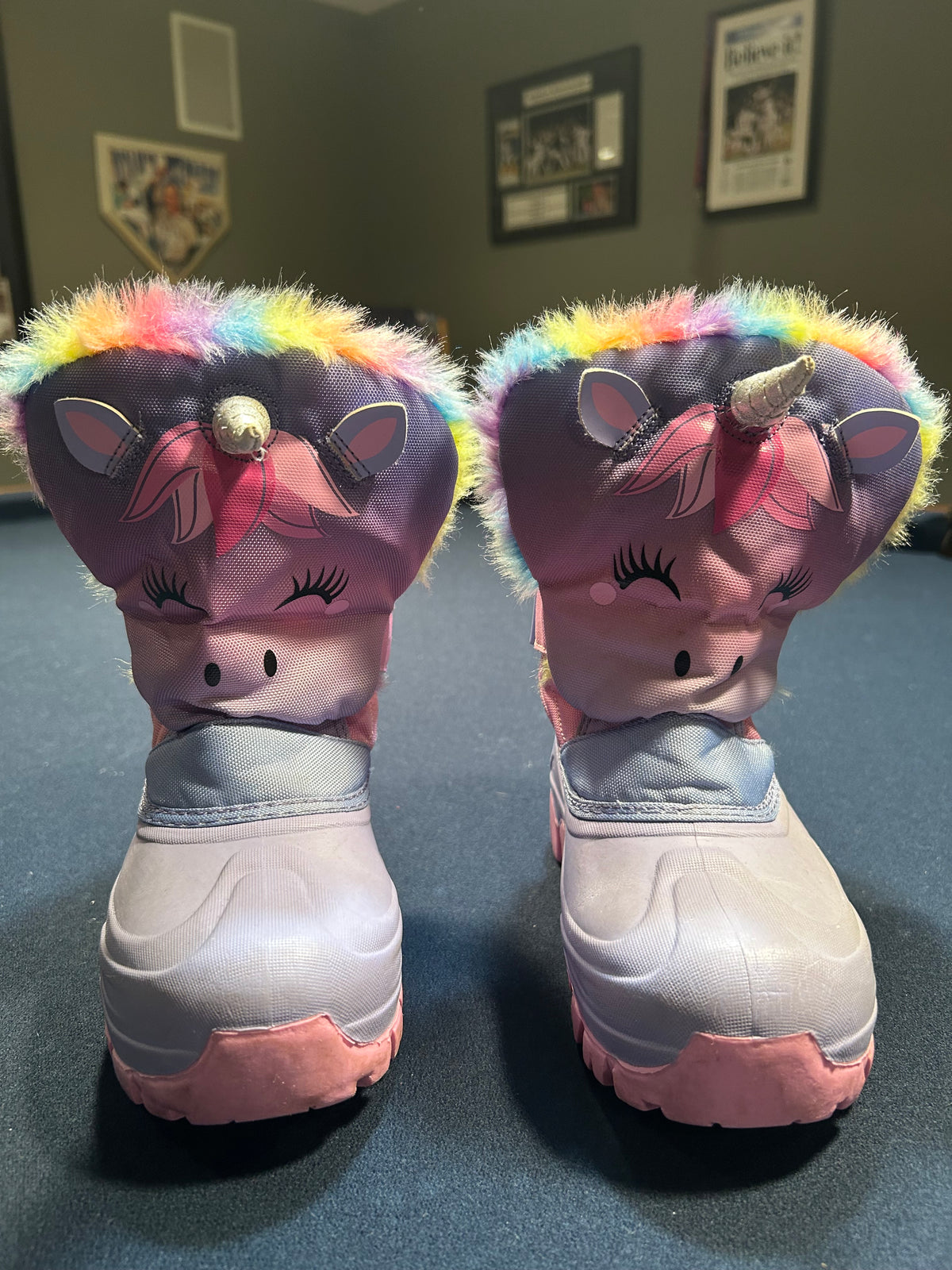 Unicorn snow boots EUC. - size Shoes - Kids 12