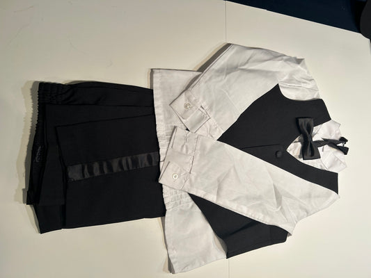 EUC Black Tuxedo Complete with bow tie - size Youth - 5 (XS)
