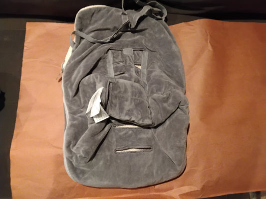 Bucket carseat winter co Grey color
