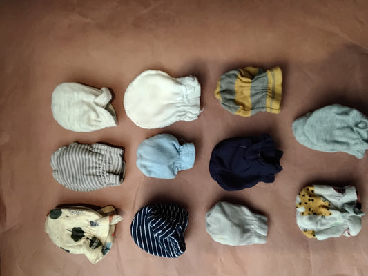 Newborn mittens boys
