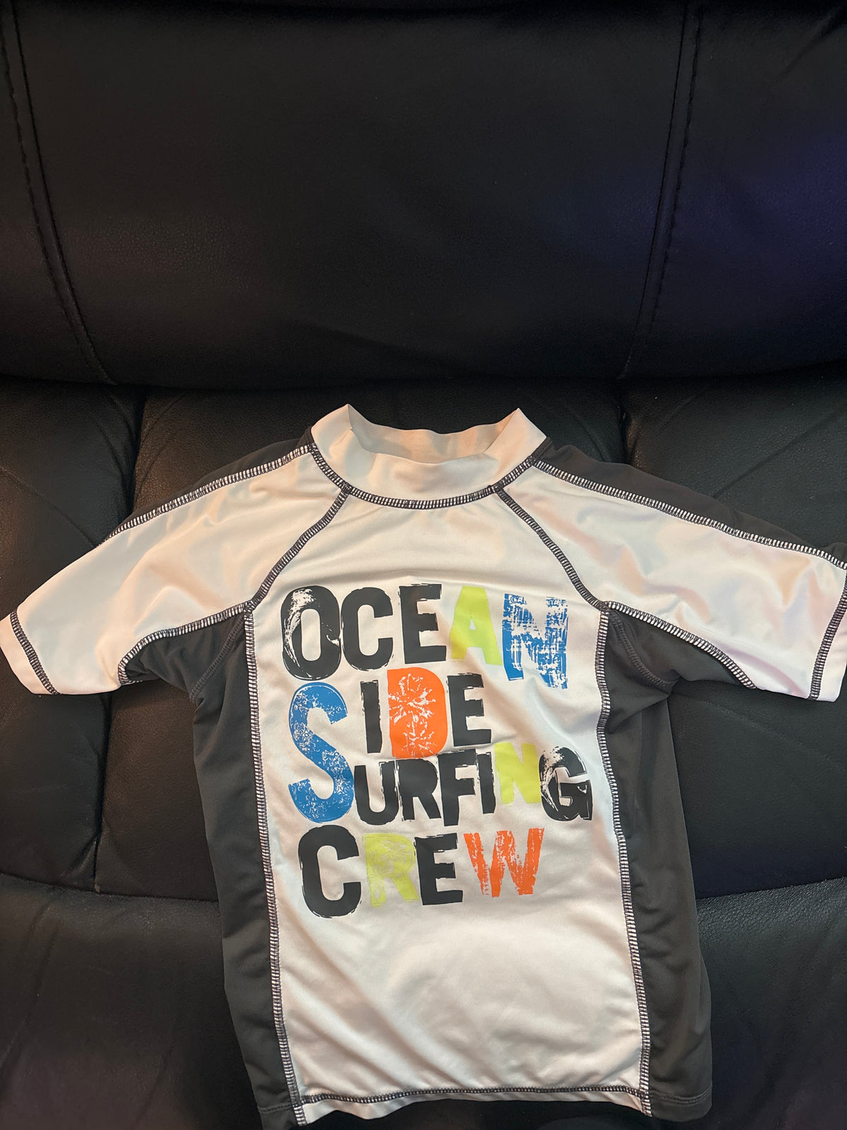 6/7 swim shirt. GUC - size Youth - 7 (S)