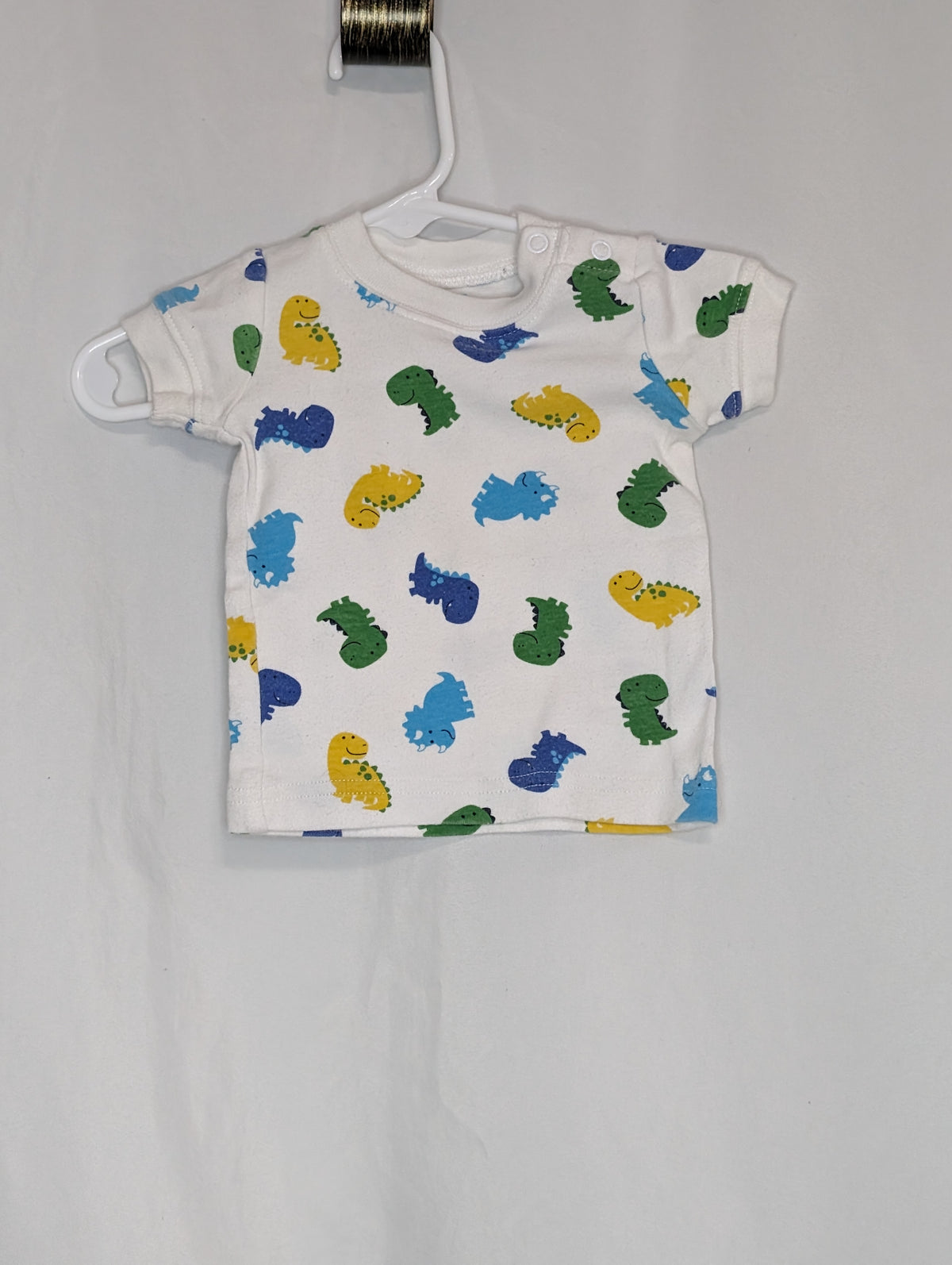 GUC s/s white tee w/ dinos - size Month - 0-3 / 3M