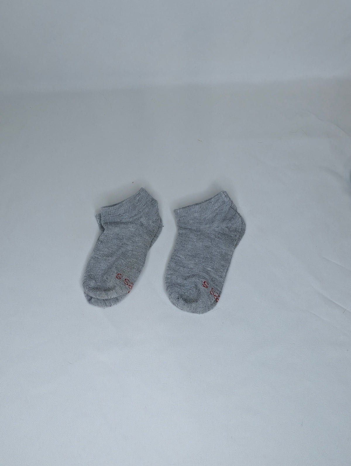 GUC 2pr Hanes socks, sz XS, grey, thin, stretchy
