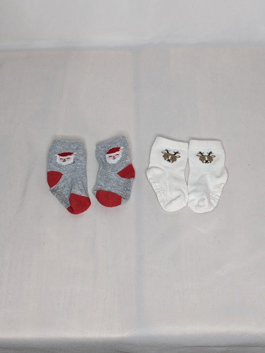 EUC 2 pr Christmas socks 3-12 months, white