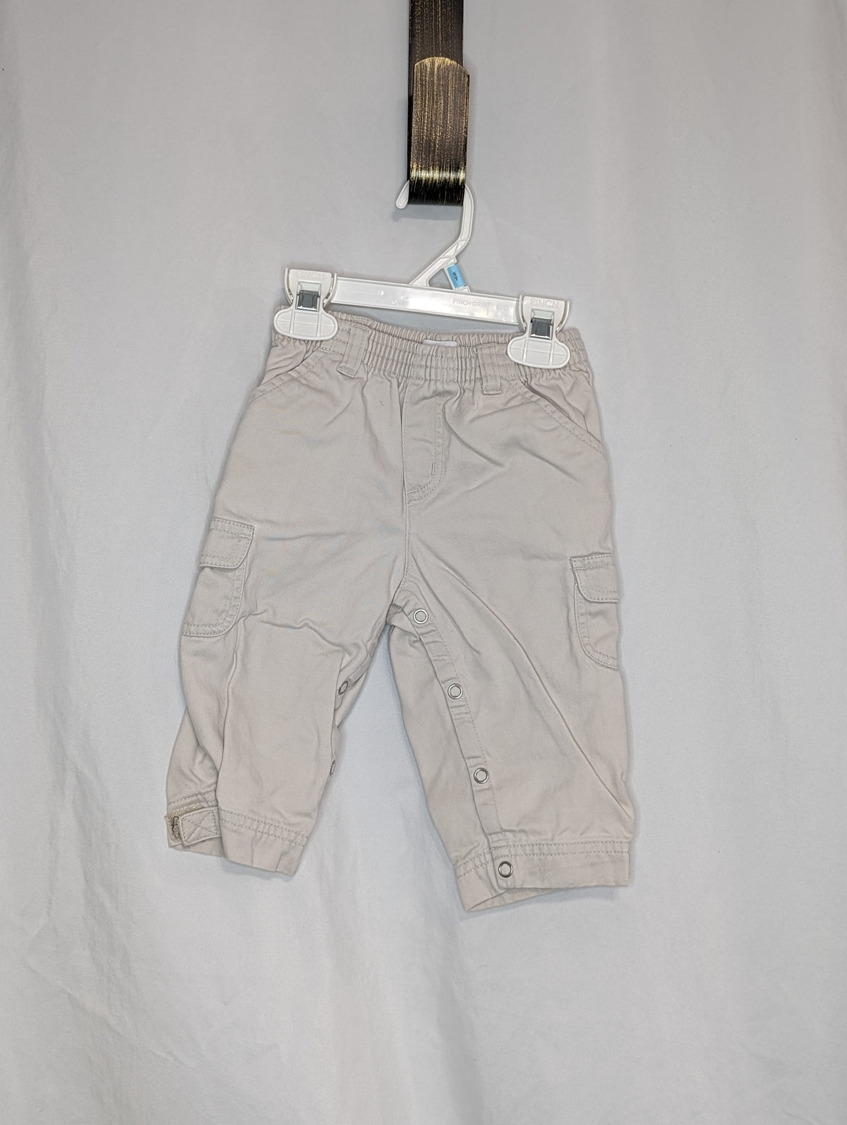 VGUC Gymboree khaki pant snap up legs - size Month - 6-12