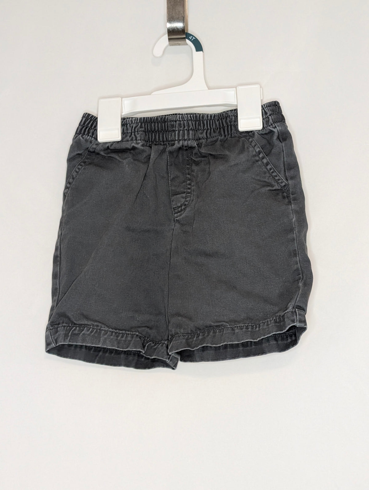 EUC dk grey elastic waist 2 pocket shorts - size Toddler - 5T