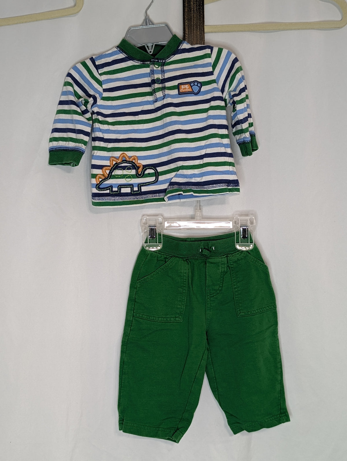 GUC Carter 2pc, green pants, striped henley - size Month - 6-9 / 9M