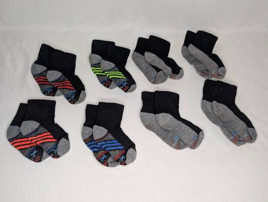 GUC 8pr Hanes ankle socks, size 2Y-4Y