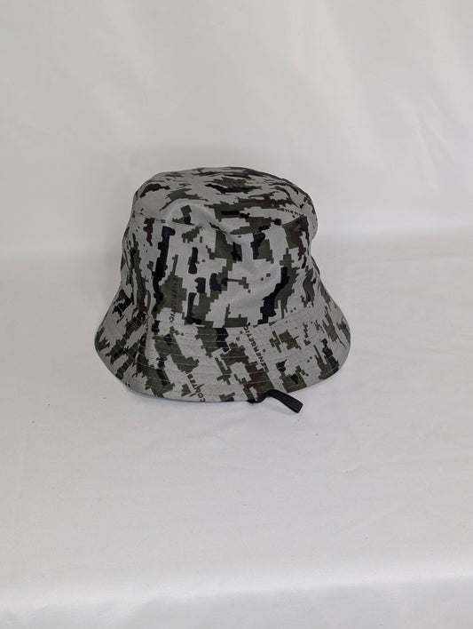 NEW bucket hat, camp print reverses to solid