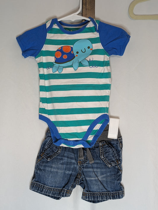 PLAY 2pc, Gap denim shorts EUC, JumpBean - size Month - 6-9 / 9M