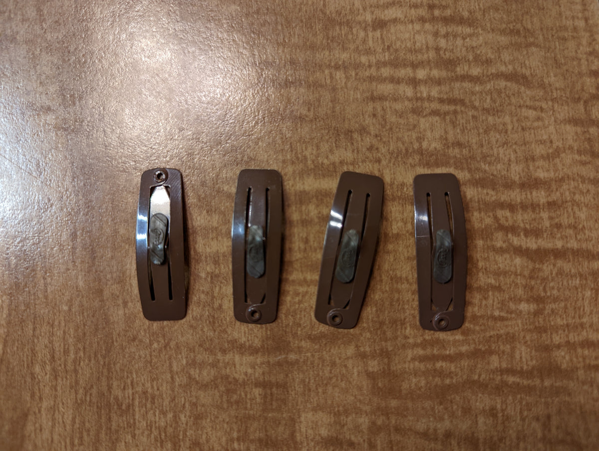 4pk brown snap clips, each is 1.5in long