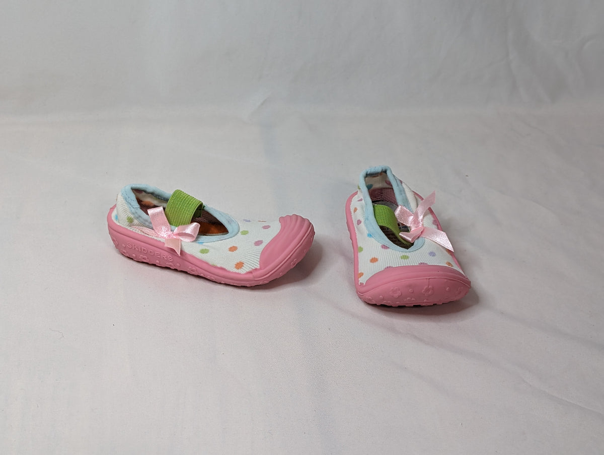 EUC Skidders, flexible pink sole, white elastic - size Shoes - Toddler 4