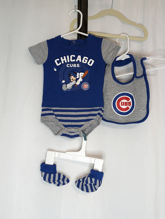 EUC Chicago Cubs Disney 4pc set, romper, booties - size Month - 0-3 / 3M