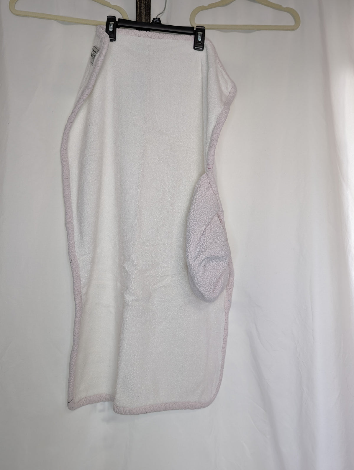 GUC hooded bath towel, white terry w/ pink