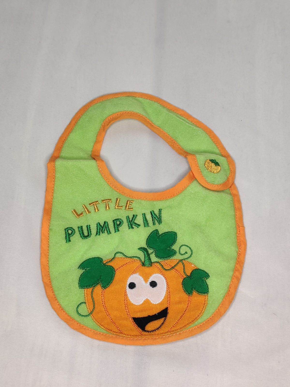 VGUC Little Pumpkin bib, green/orange