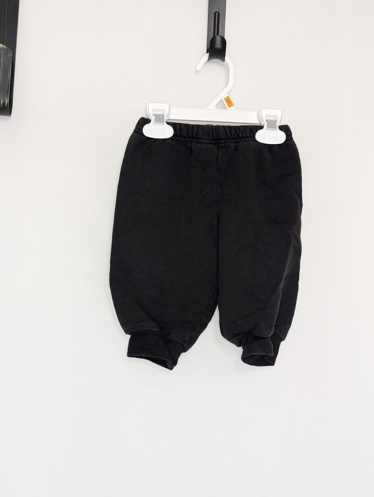 GUC black elastic-waist knit joggers - size Month - 6-9 / 9M