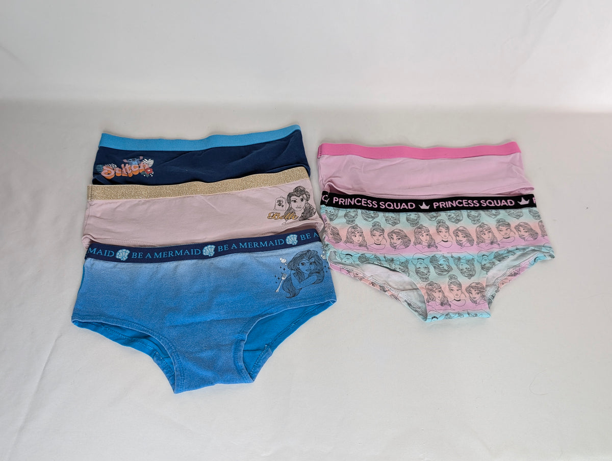 VGUC 5 pr hipster cut briefs, Belle, Stitch, - size Youth - 10 (L)