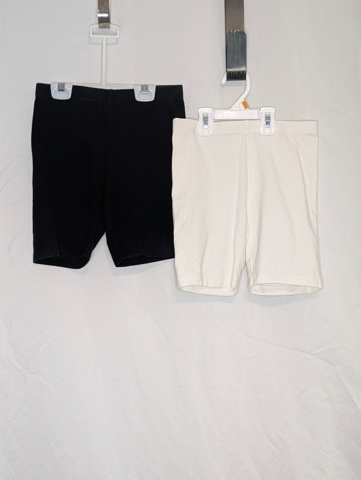 VUC 2pr bike shorts, black & white, cotton/ - size Youth - 10 (L)