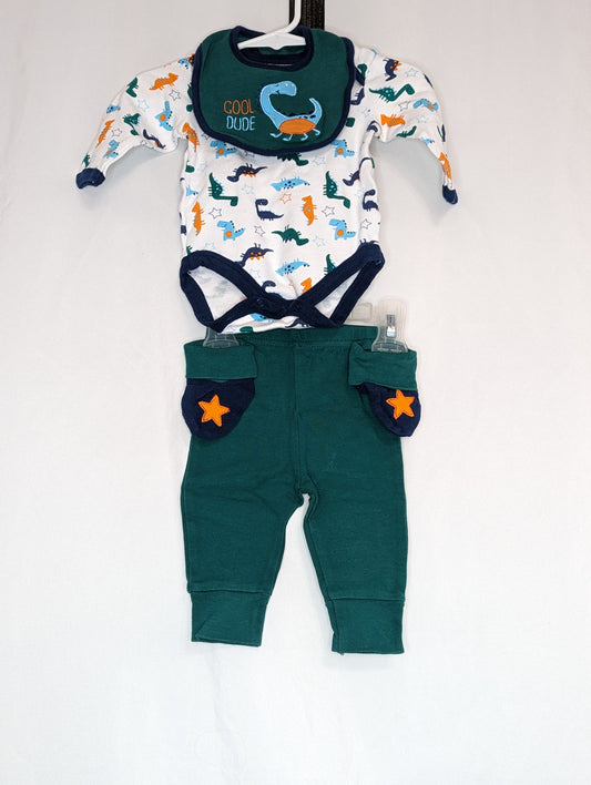 EUC set, green pants, grn/navy socks w/ star, - size Month - 3-6 / 6M