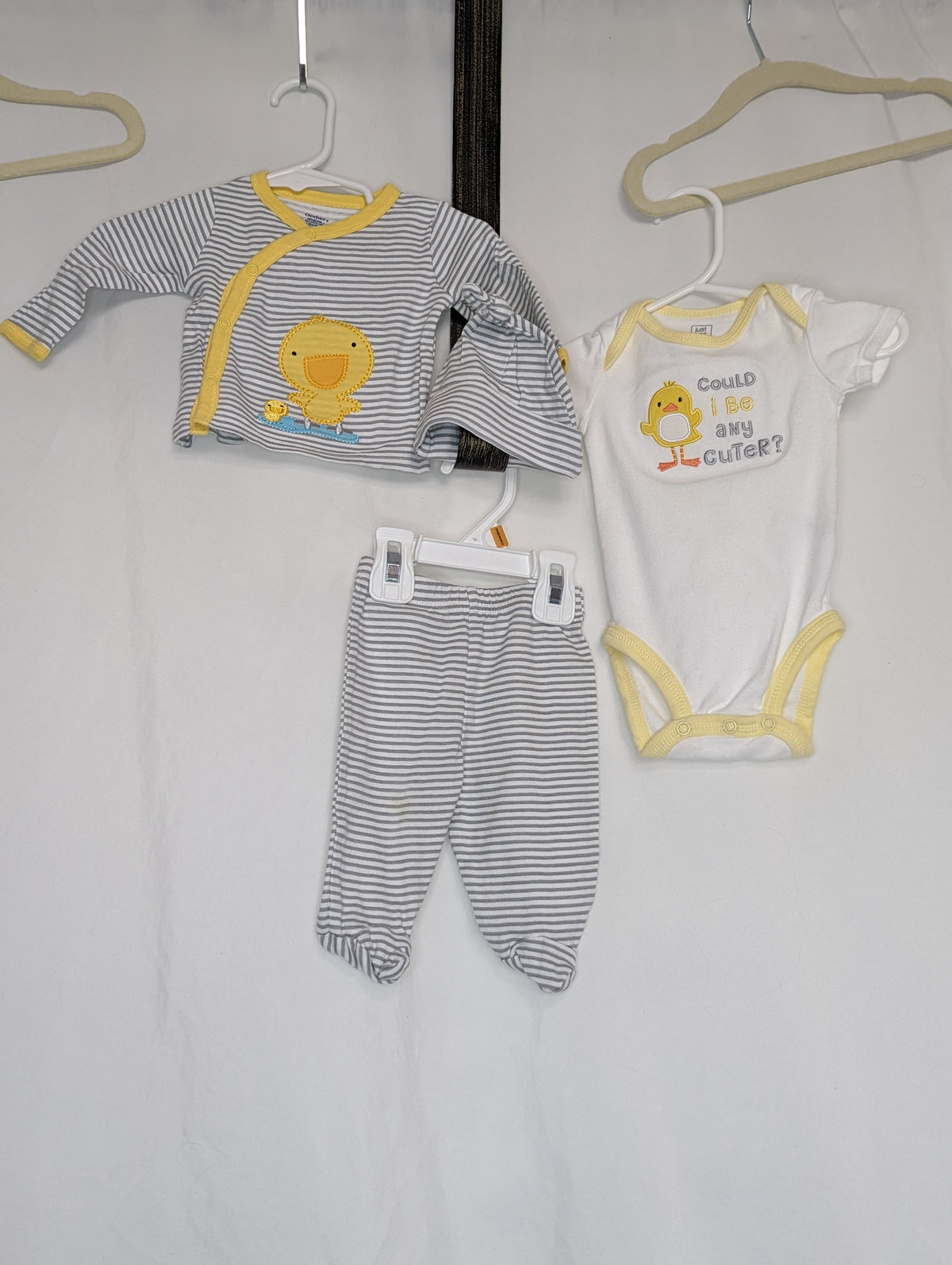 GUC 4pc duck set, l/s snap shirt, hat, footie - size Month - Newborn