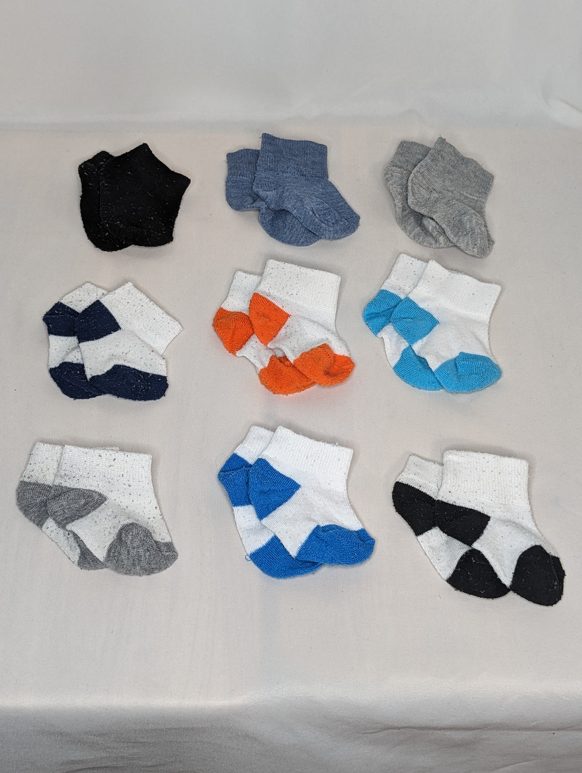 GUC 9pr socks, 3-12 mon some pilling from wear
