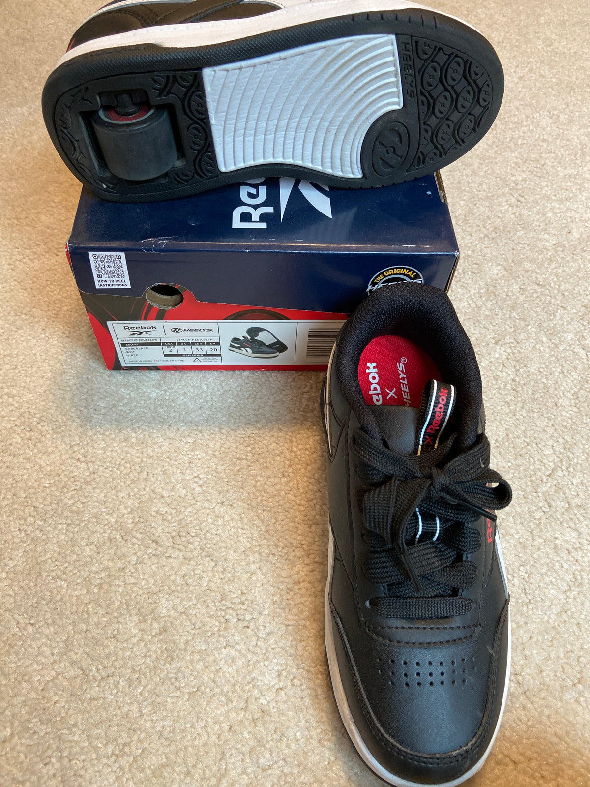 Reebok Heelys black *barely used! - size Shoes - Kids 2