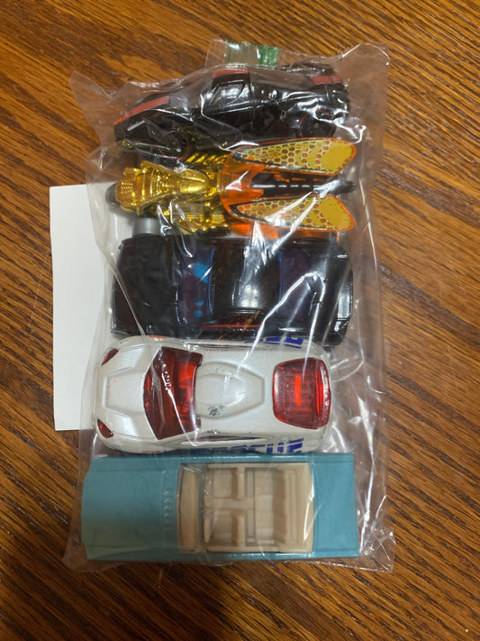 Bag of cars 5 Hot Wheels, etc.