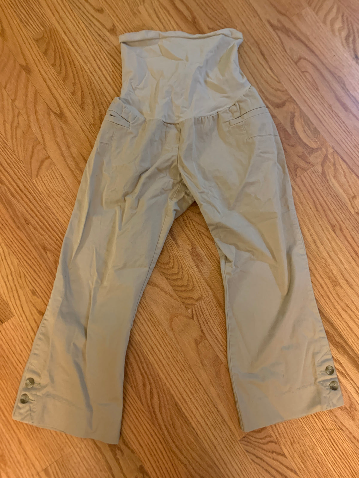 Khaki capris *Motherhood Maternity - size Women - M (8/10)
