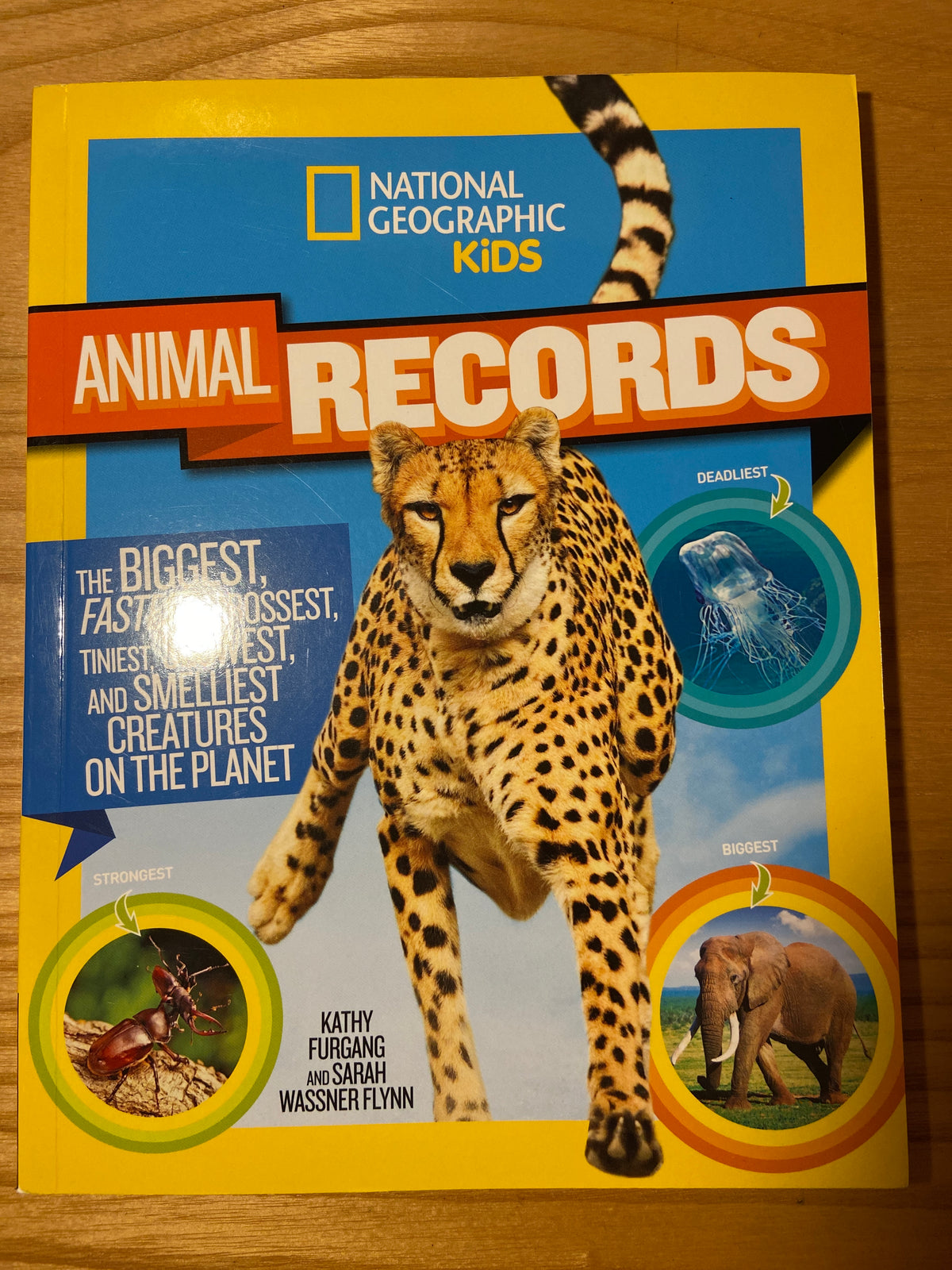 *Nat Geo Animal Records Like new, 200 pages
