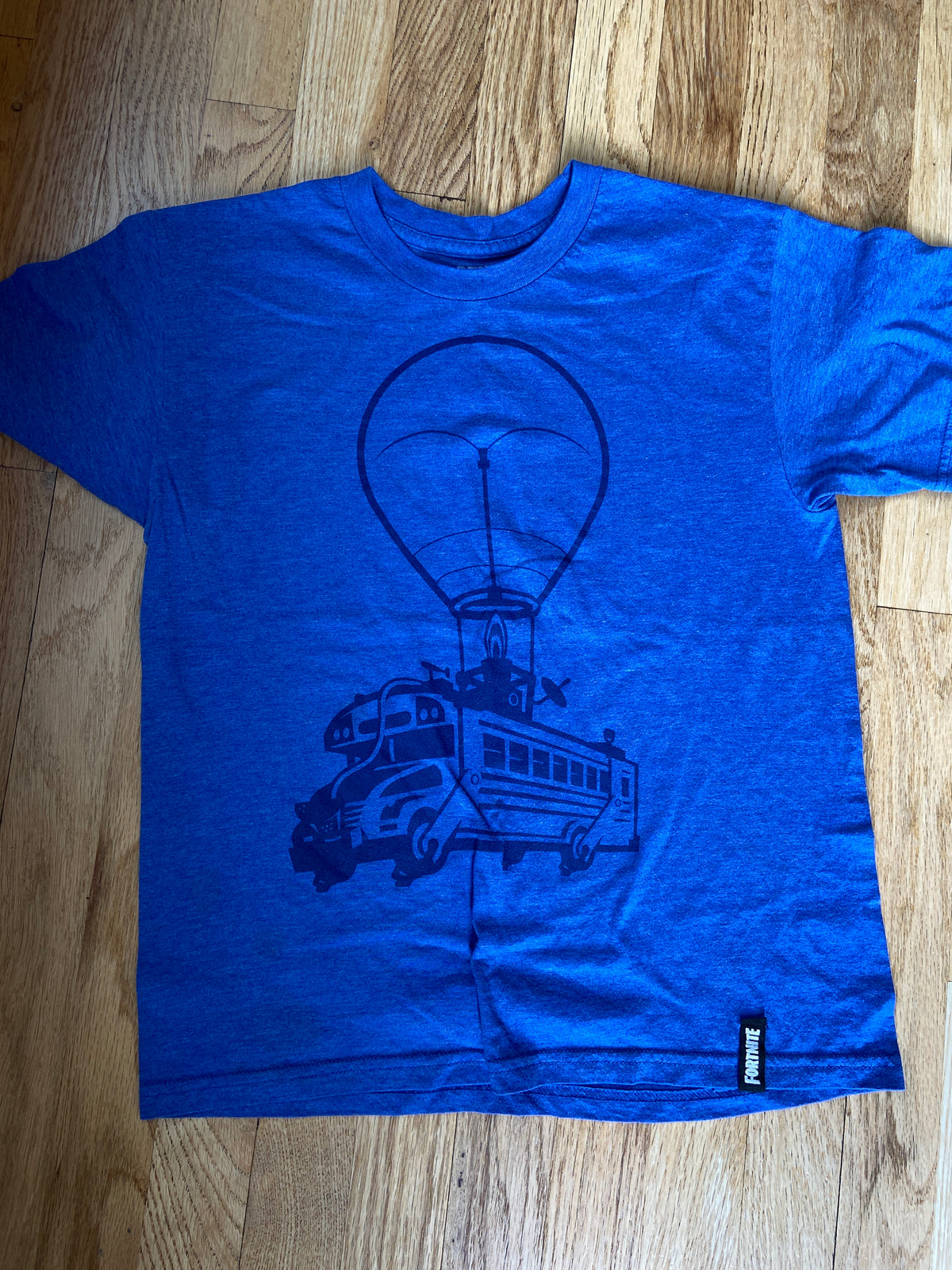 Fortnite battle bus ss *blue, gc - size Youth - 10 (L)