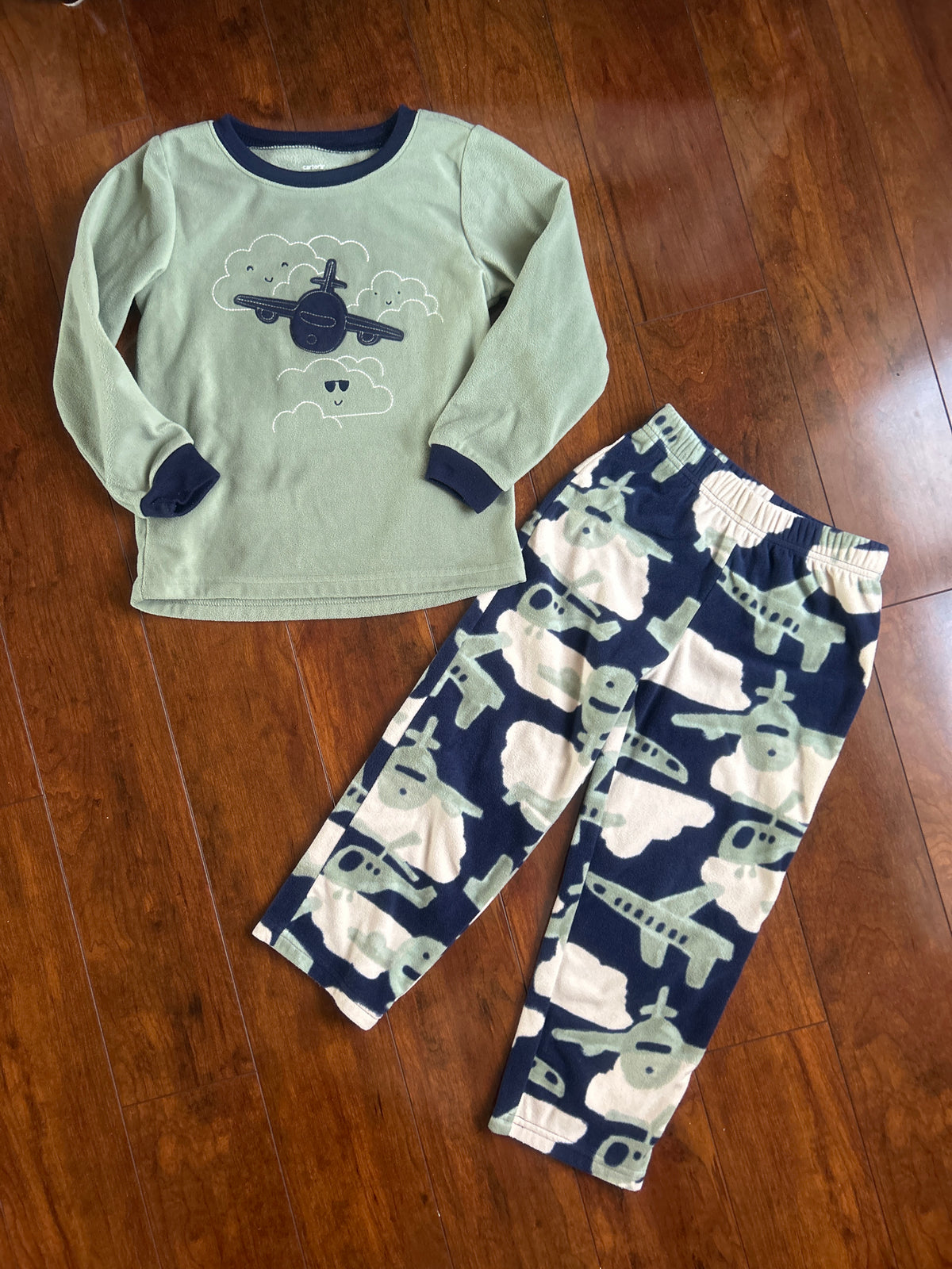 Carter's fleece pjs EUC plane - size Youth - 5 (XS)
