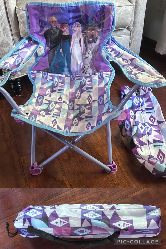 Toddler lawn chair VGUC Elsa, collapses