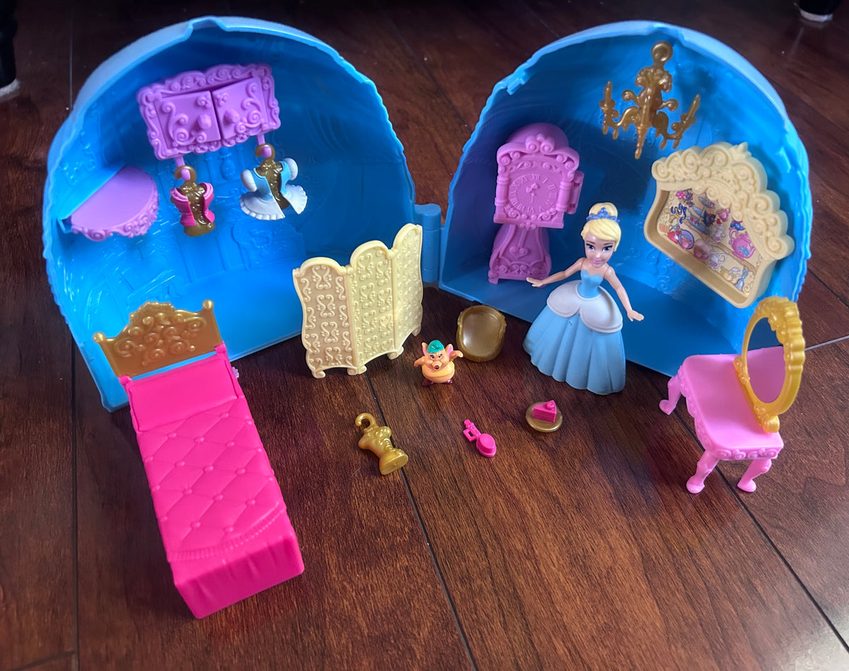 Cinderella play set GUC